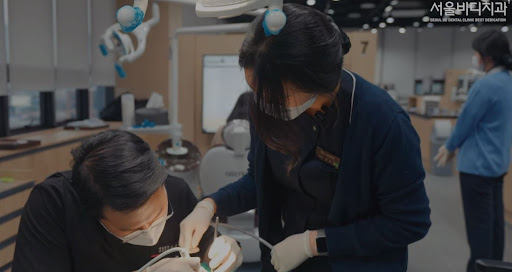 임플란트 치료 후의 치아 관리 방법
